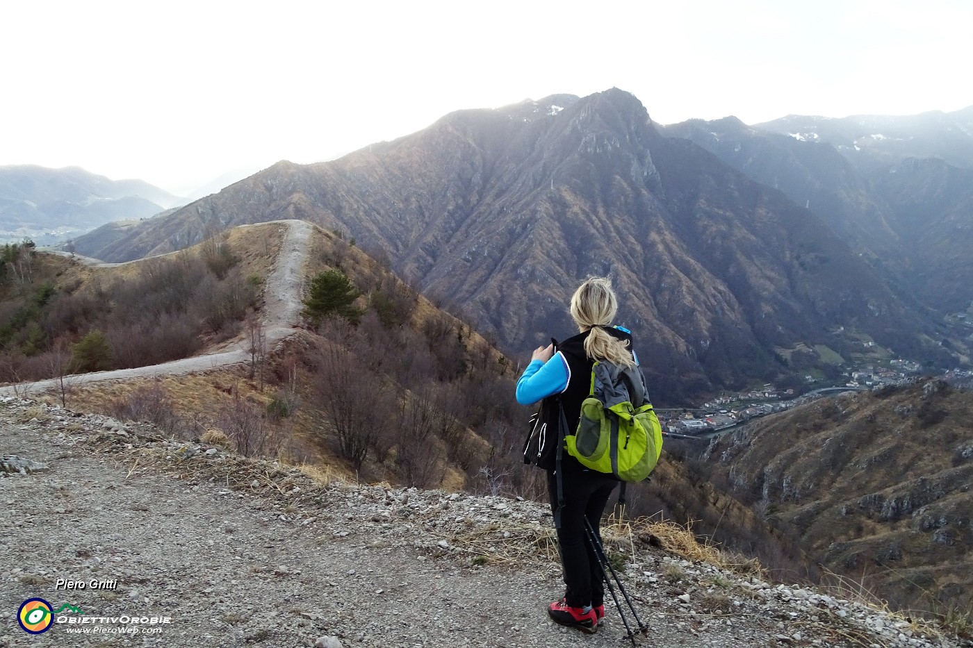 85 Vista su S. Pellegrino Terme e il Monte Zucco.JPG